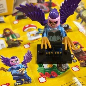LEGO "Harpy", Series 25: Complete Set with Stand, Accessories & pamphlet col25-9